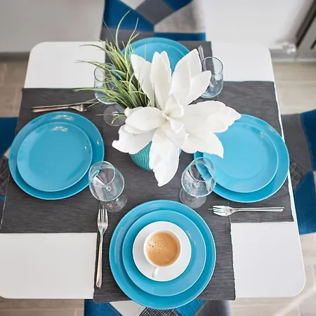 Summer N Pools ナボダリ